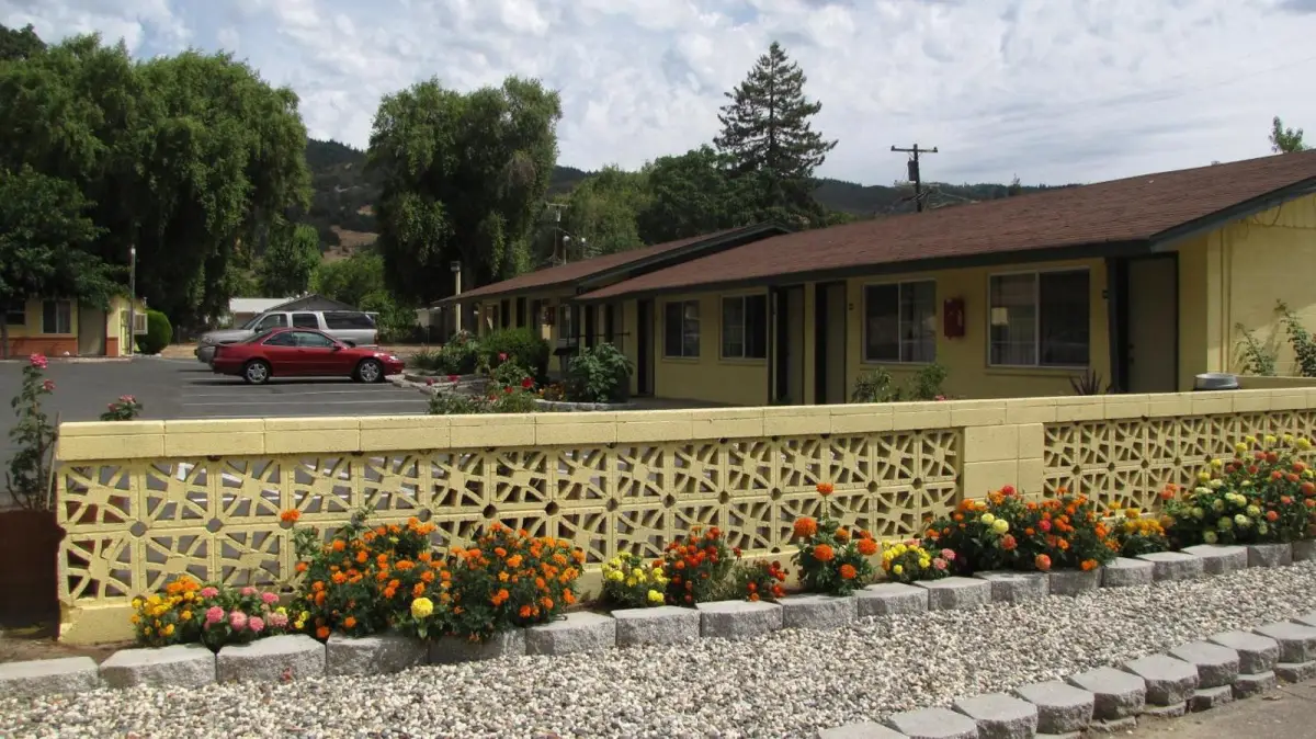 Lakeview Inn Main image