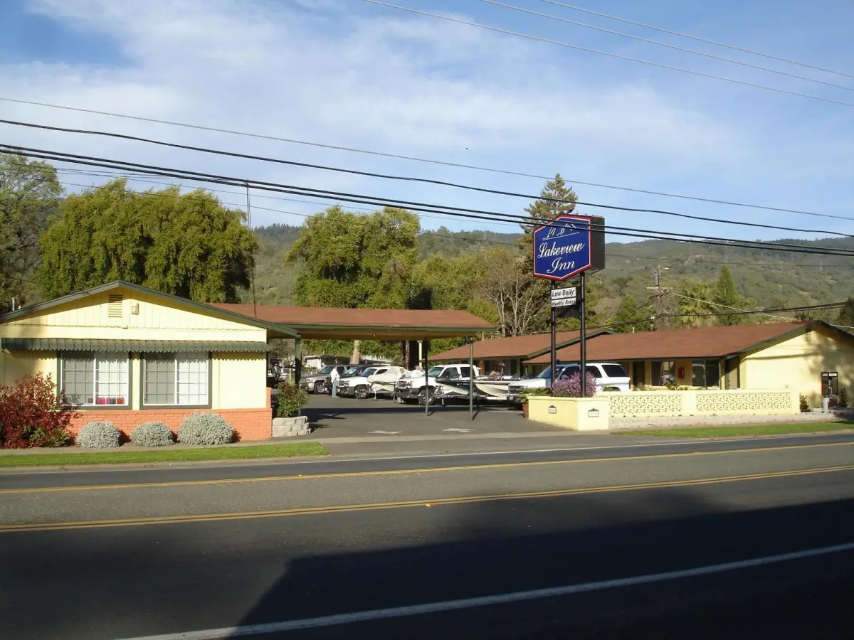 Lakeview Inn Main image